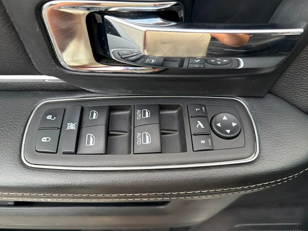 Used 2016 White Ram Laramie image 28