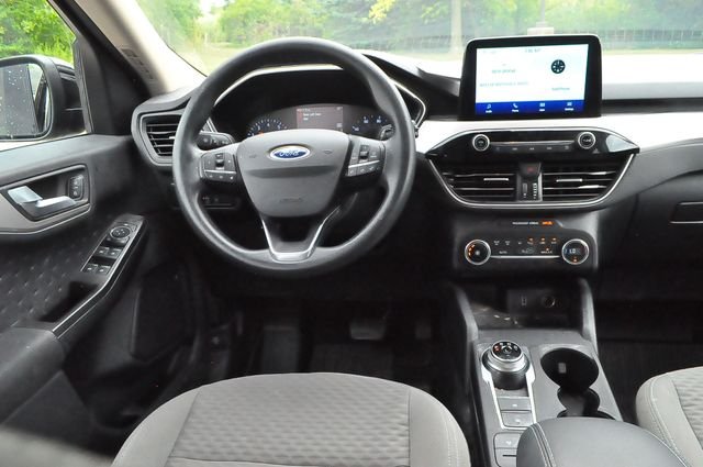 Used 2020 Black Ford SE image 13