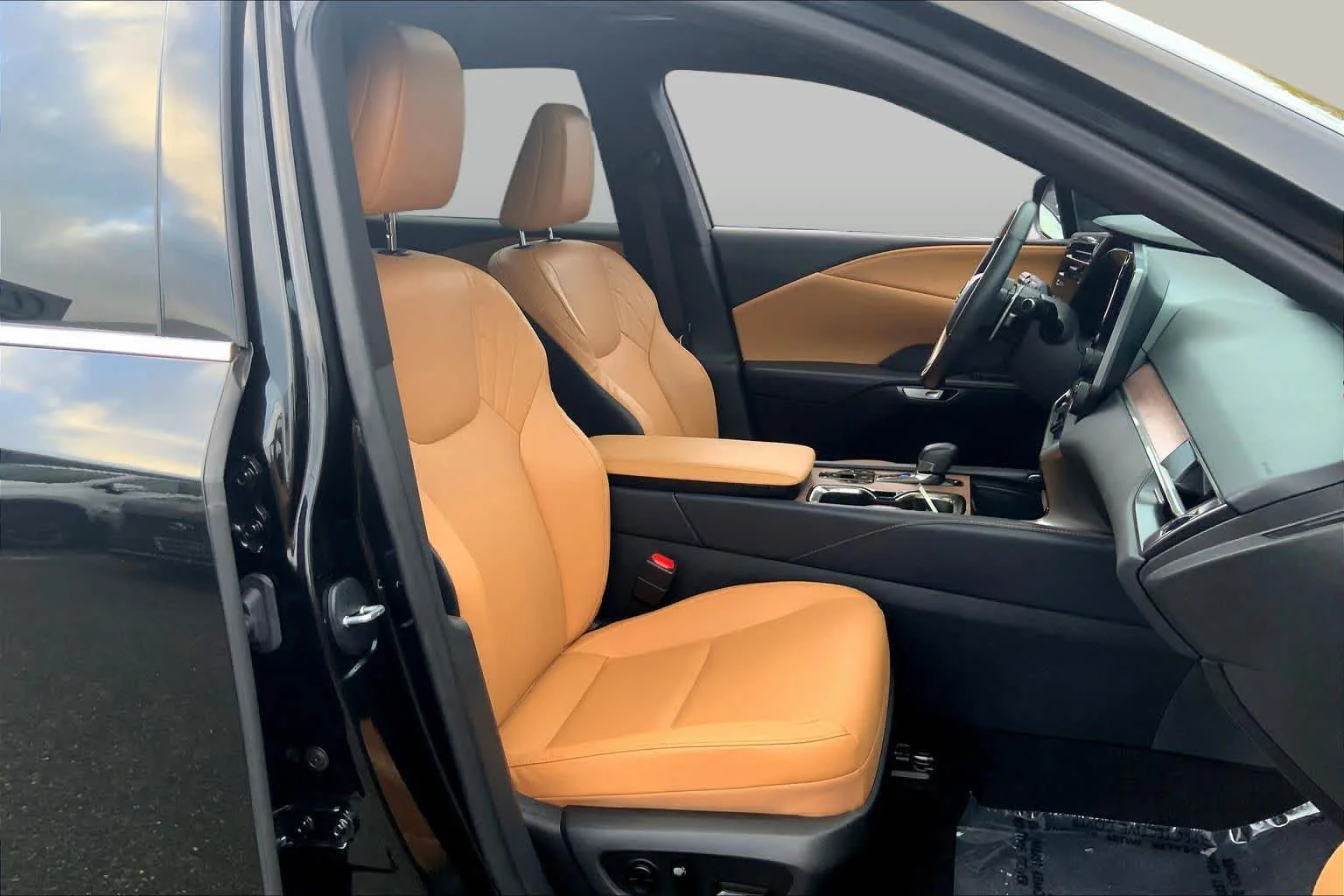 Certified Used 2024 GRAPHITE BLACK GF. Lexus Premium image 9