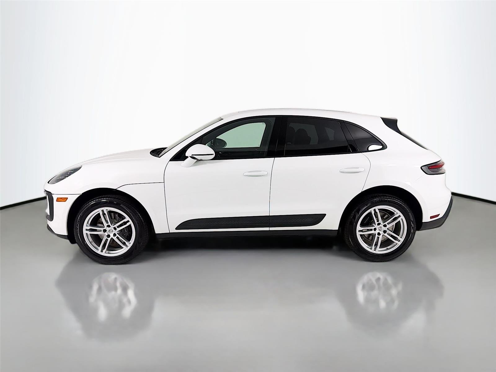 Used 2022 White Porsche  image 2