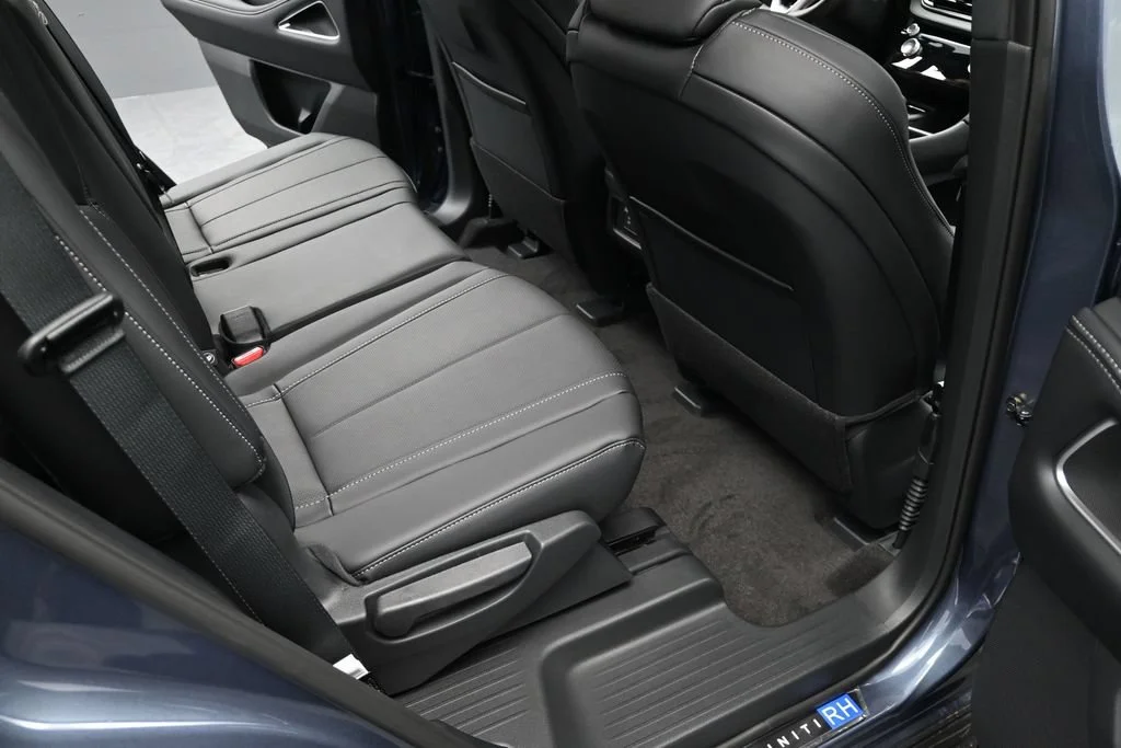 New 2026 Crystal White Volvo Twin Motor Performance Ultra image 18