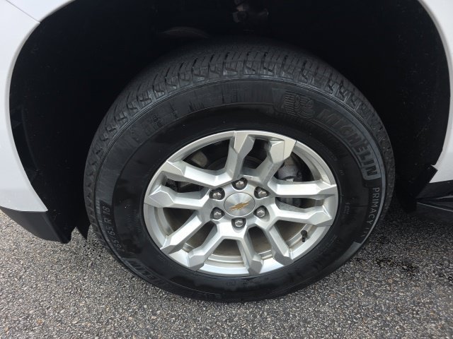 Used 2025 White Chevrolet LT image 8