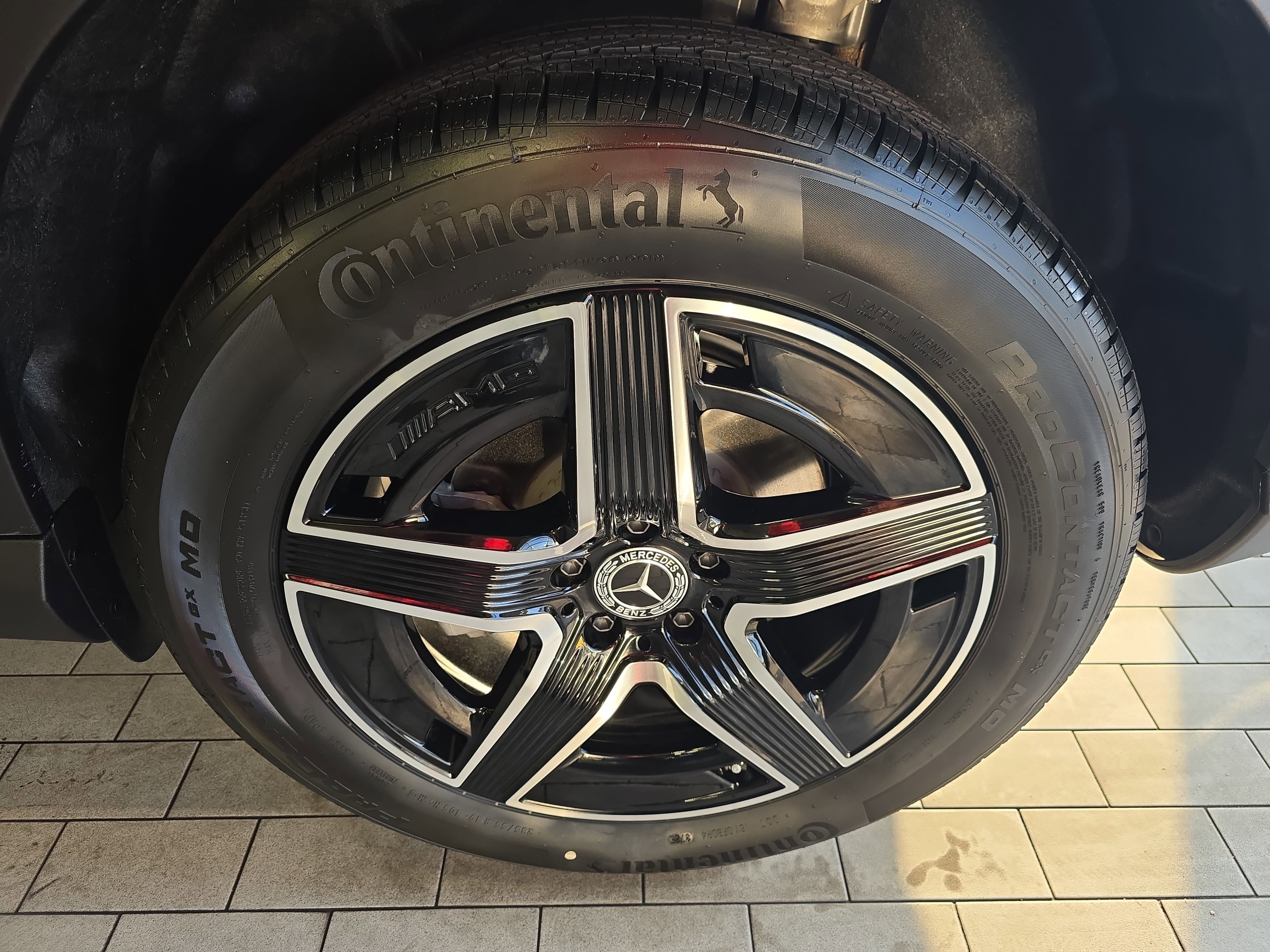 New 2026 Graphite Grey Metallic Mercedes-Benz GLC300 image 35