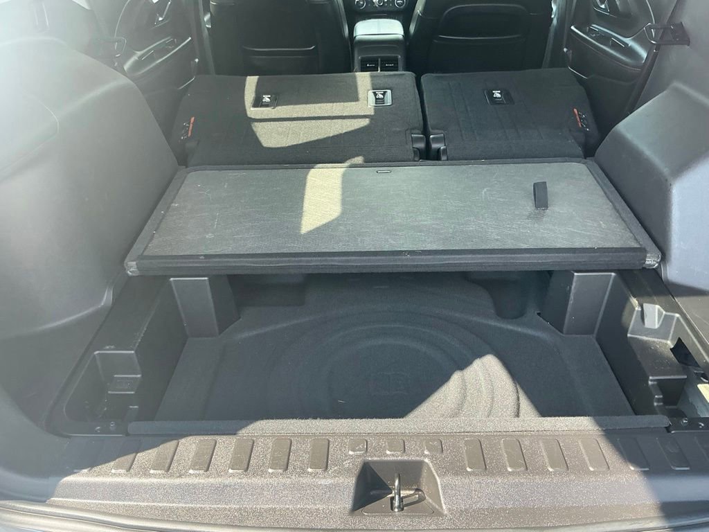 Used 2019 SATIN STEEL METALLIC GMC SLT image 24