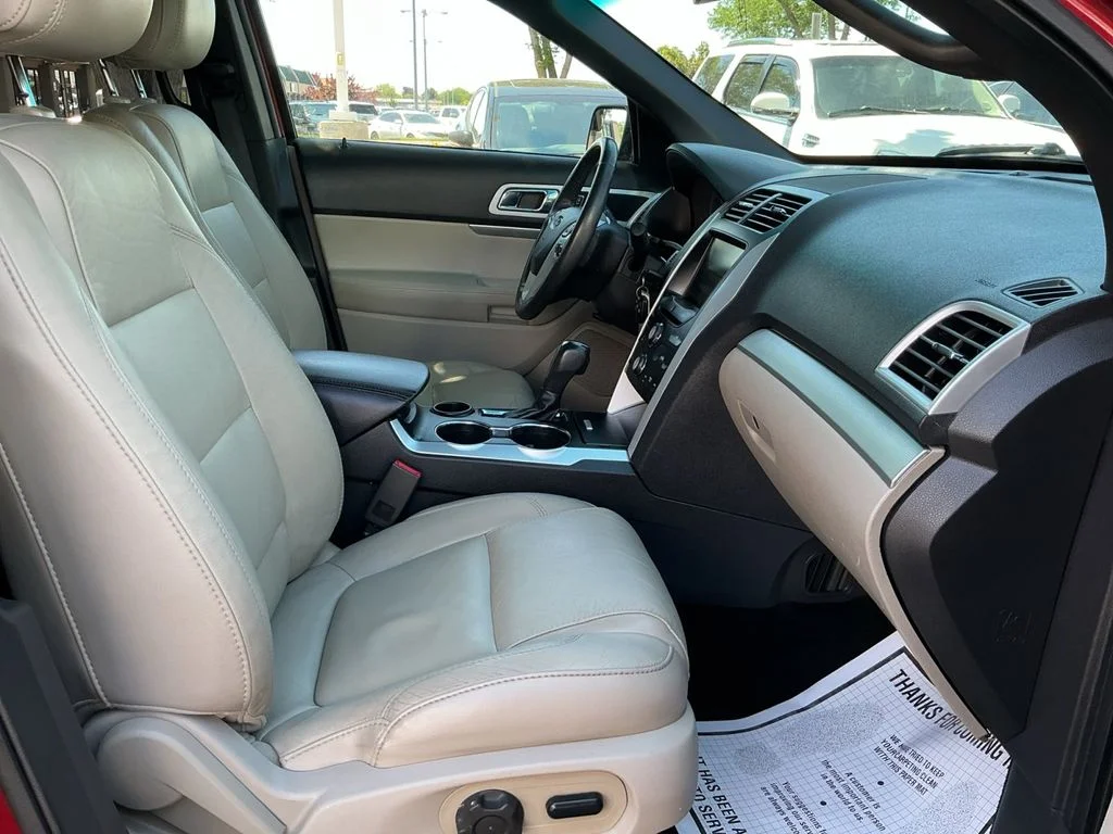 Used 2015 Red Ford XLT image 26