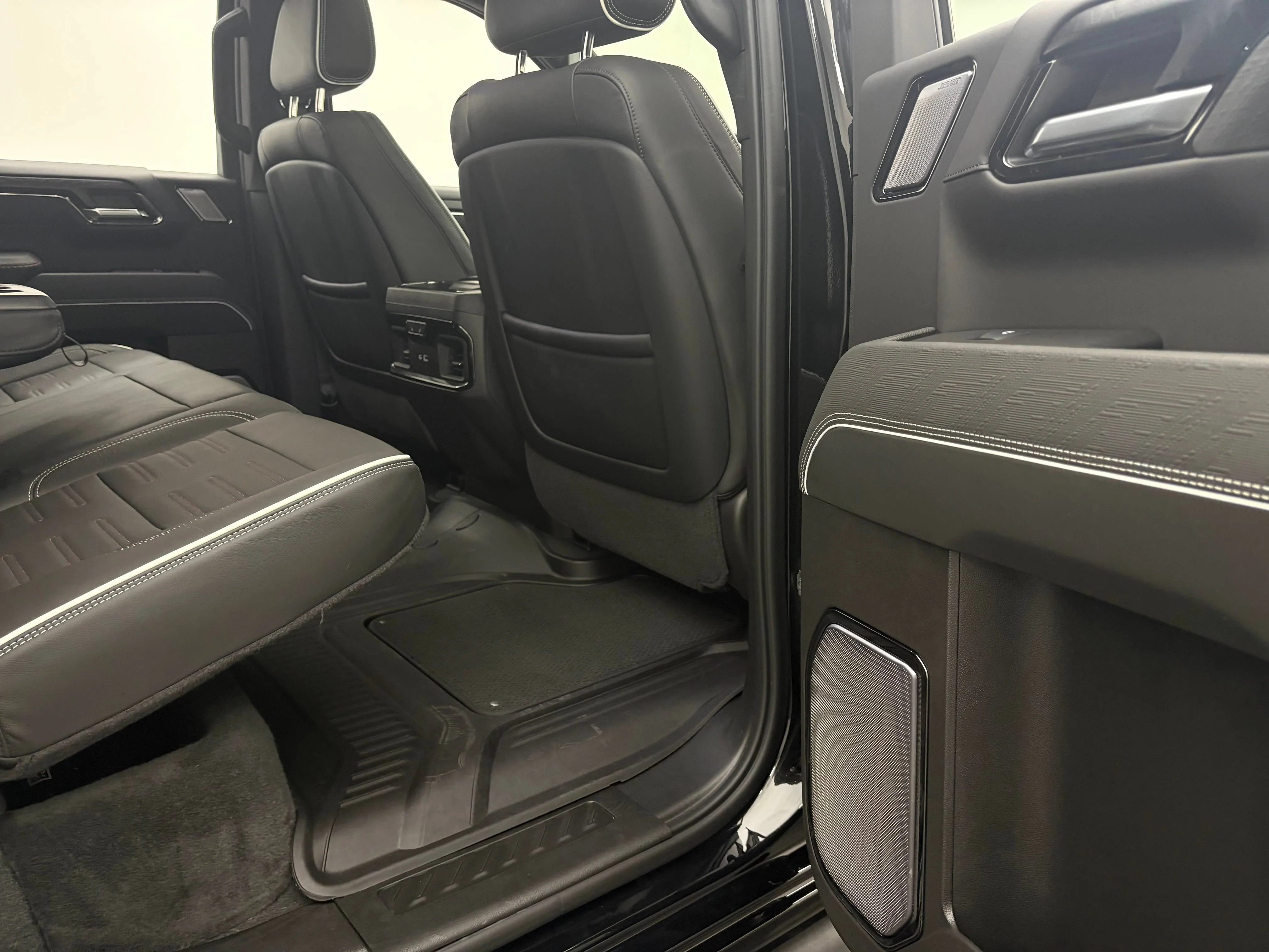 Used 2024 Onyx Black GMC AT4X image 42