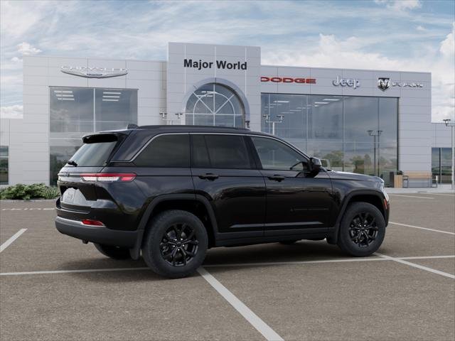New 2026 Diamond Black Crystal Pearlcoat Jeep Laredo image 4