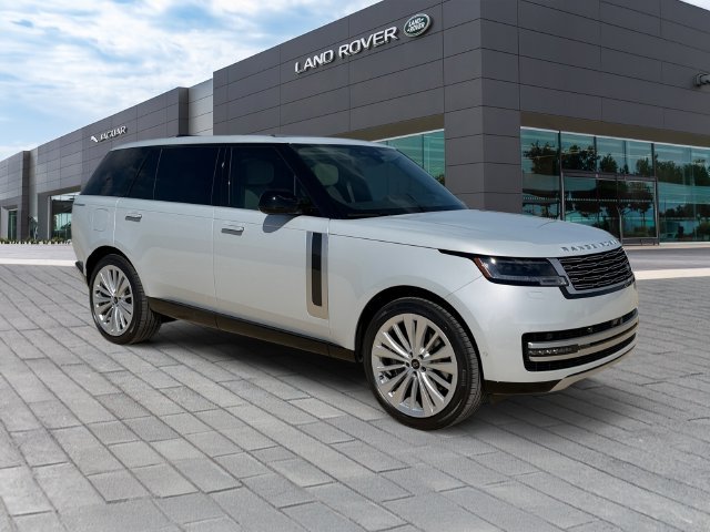 New 2027 Ethereal Frost Sliver Land Rover Autobiography image 7
