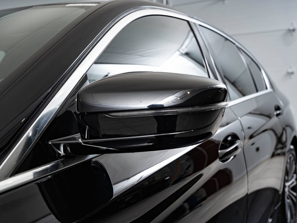 Used 2019 Jet Black BMW 540i image 17