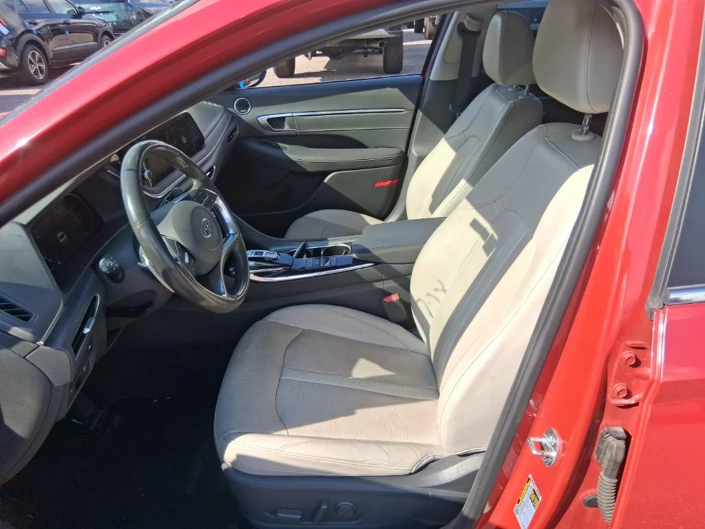 Used 2021 Red Hyundai Limited image 10