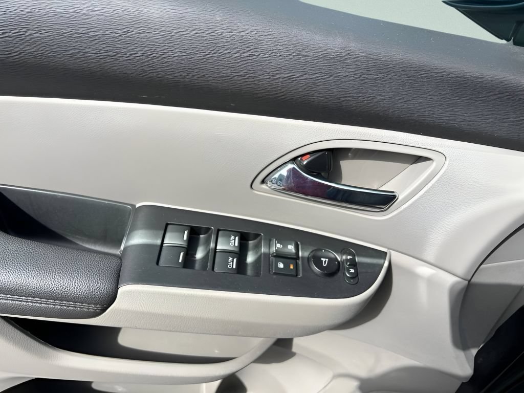 Used 2016 Modern Steel Metallic Honda LX image 20