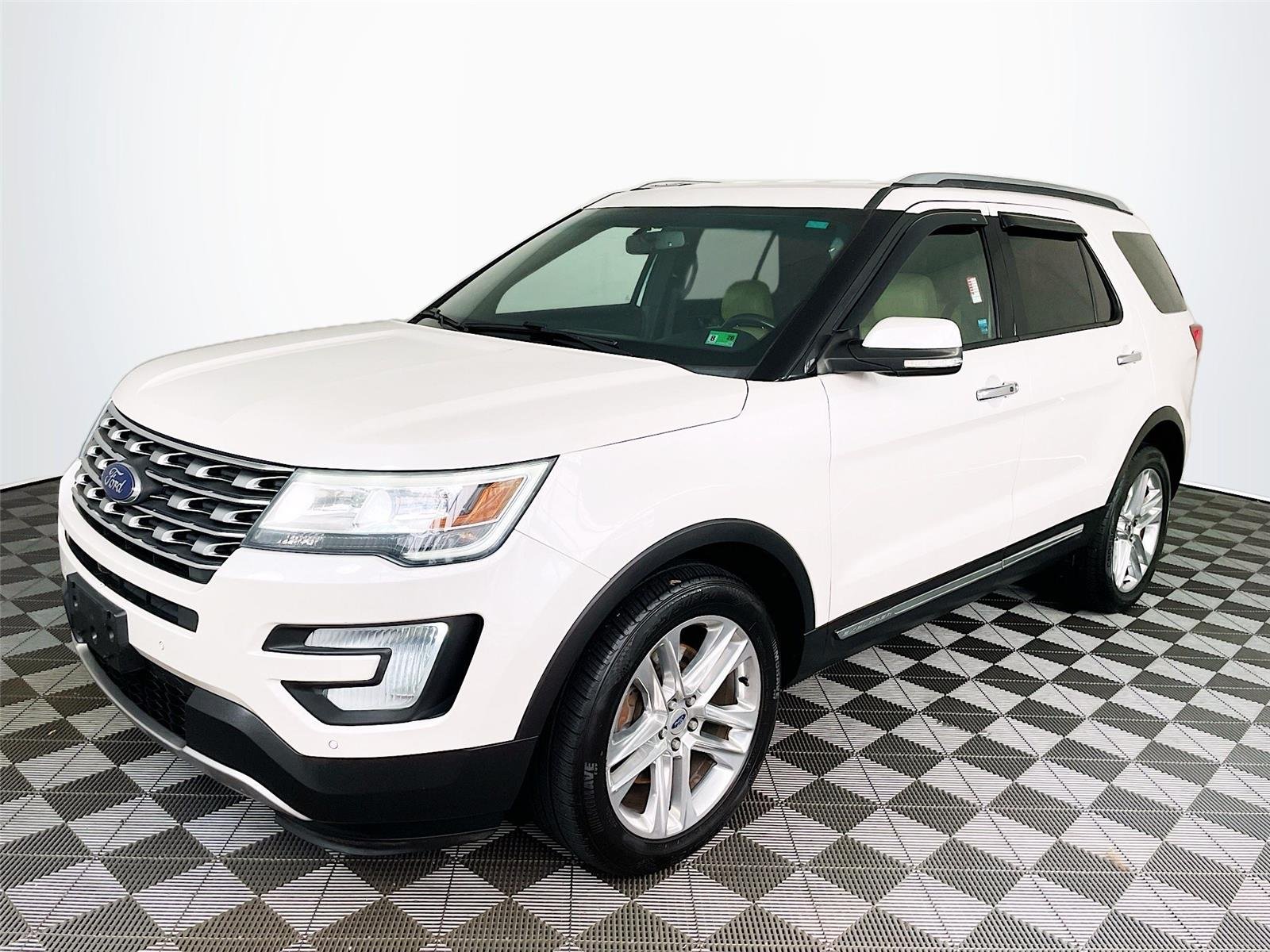 Used 2017 White Platinum Metallic Tri-Coat Ford Limited image 3