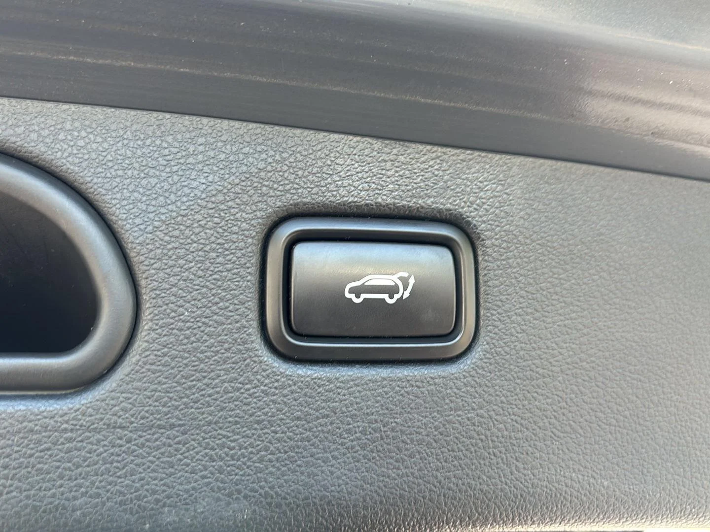 Used 2016 Coliseum Grey Hyundai Sport image 15