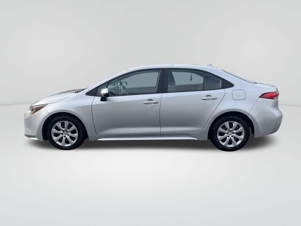 2023 Toyota Corolla LE photo 2