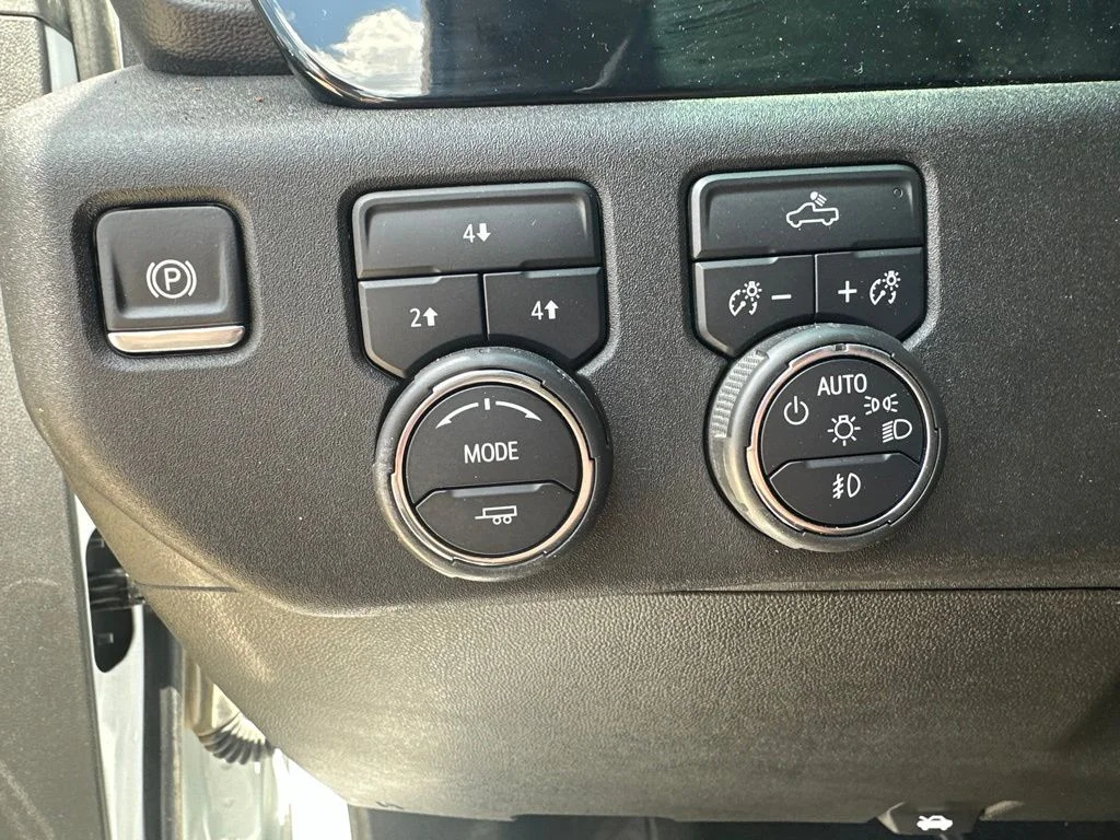 Used 2024 White Chevrolet LT image 9