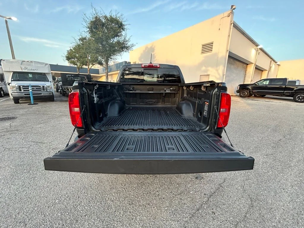 Used 2018 Graphite Metallic Chevrolet LT image 30