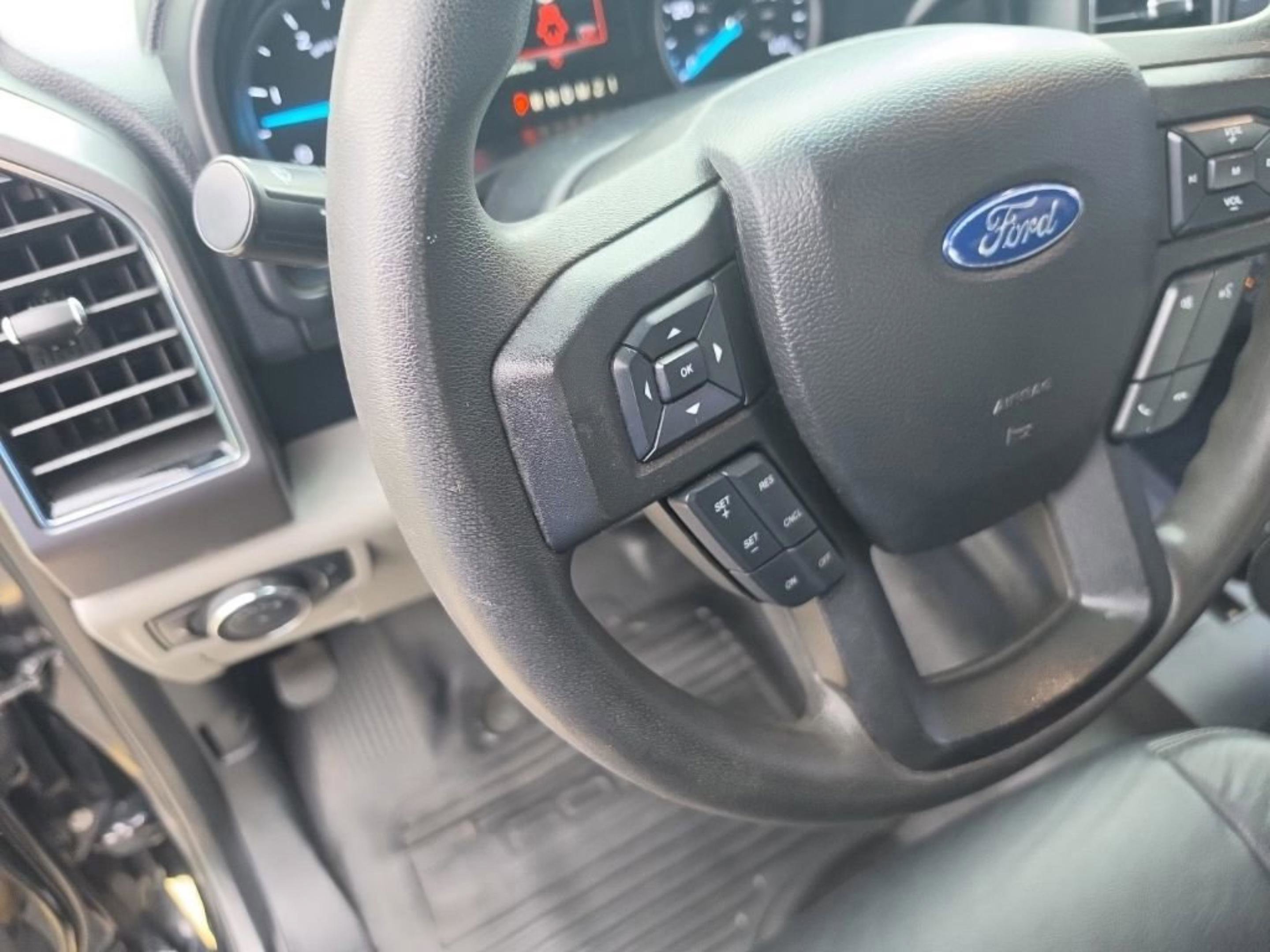 Used 2019 Black Ford XLT image 18