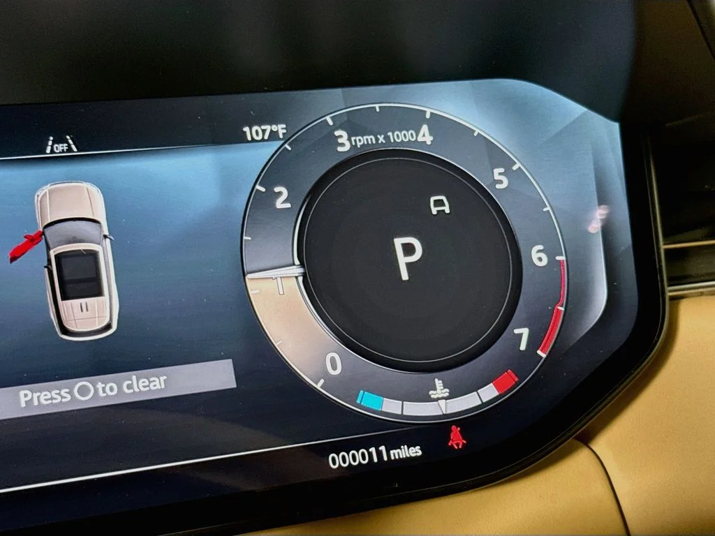 New 2026 Tourmaline Brown in Satin finish Land Rover SE image 13