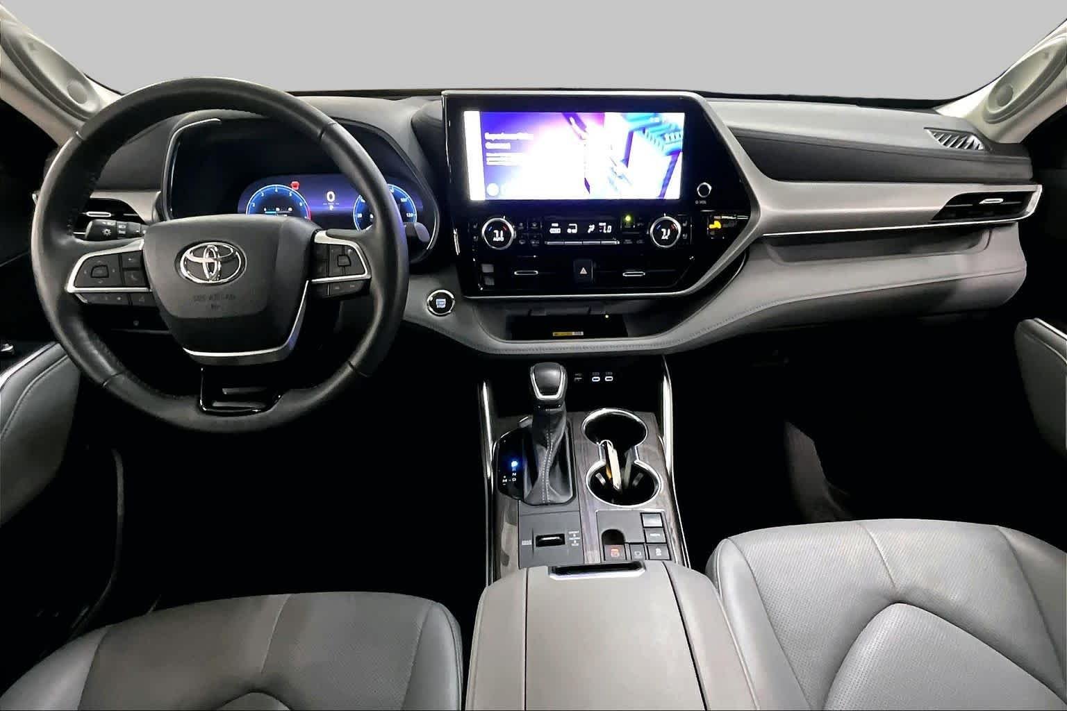 Used 2023 Celestial Silver Metallic Toyota Platinum image 15