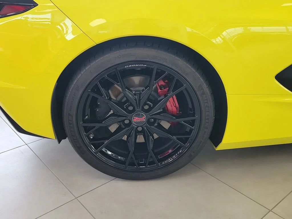 Used 2023 ACCELERATE YELLOW METALLIC Chevrolet 3LT image 14
