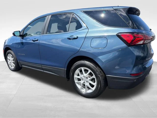 Used 2024 Lakeshore Blue Metallic Chevrolet LT image 3