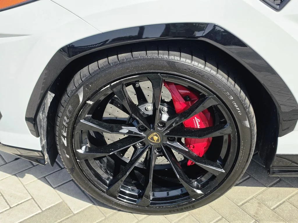 Used 2022 Bianco Icarus Metallic Lamborghini Base image 6