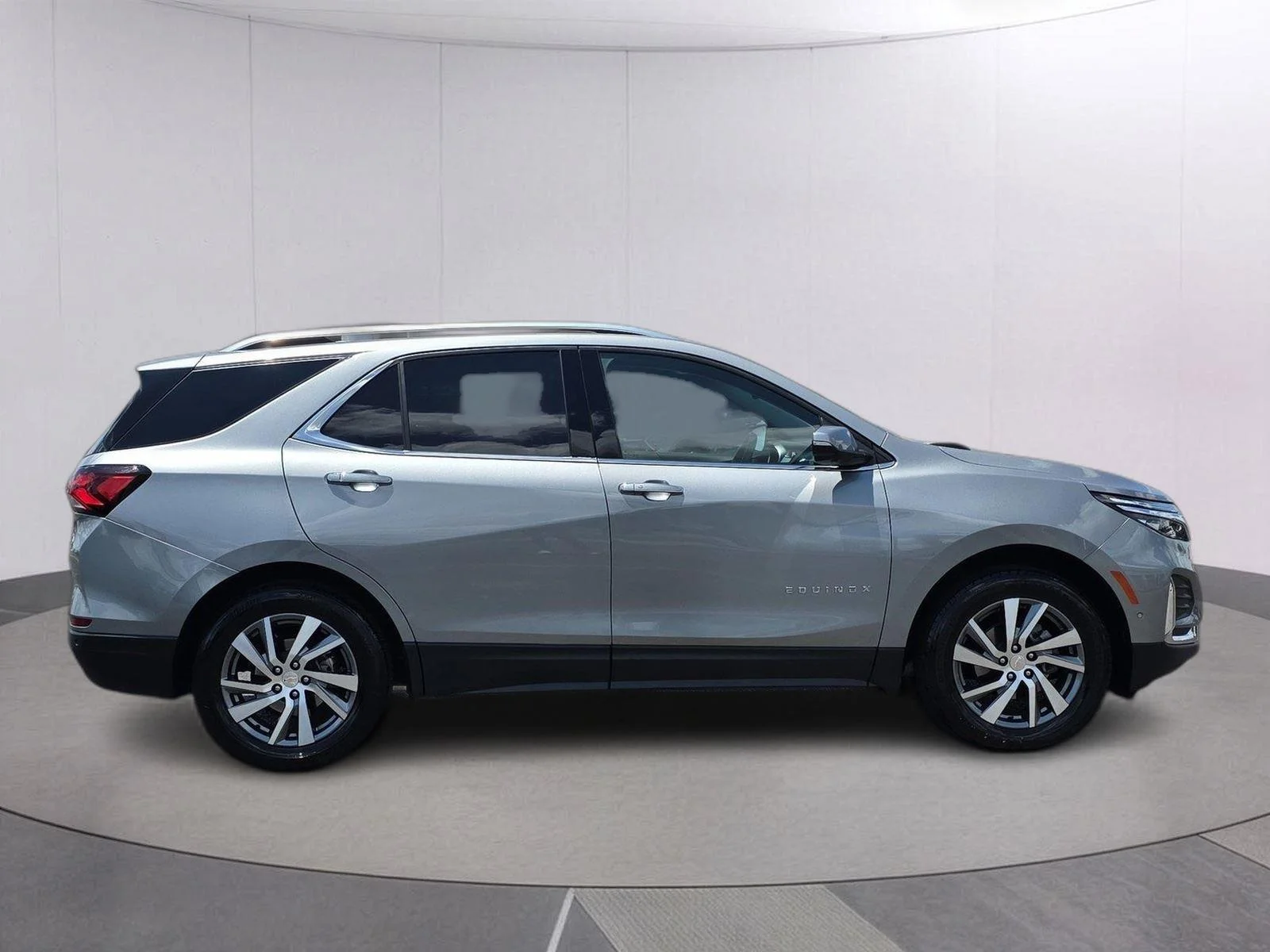 Used 2023 Sterling Gray Metallic Chevrolet Premier image 4