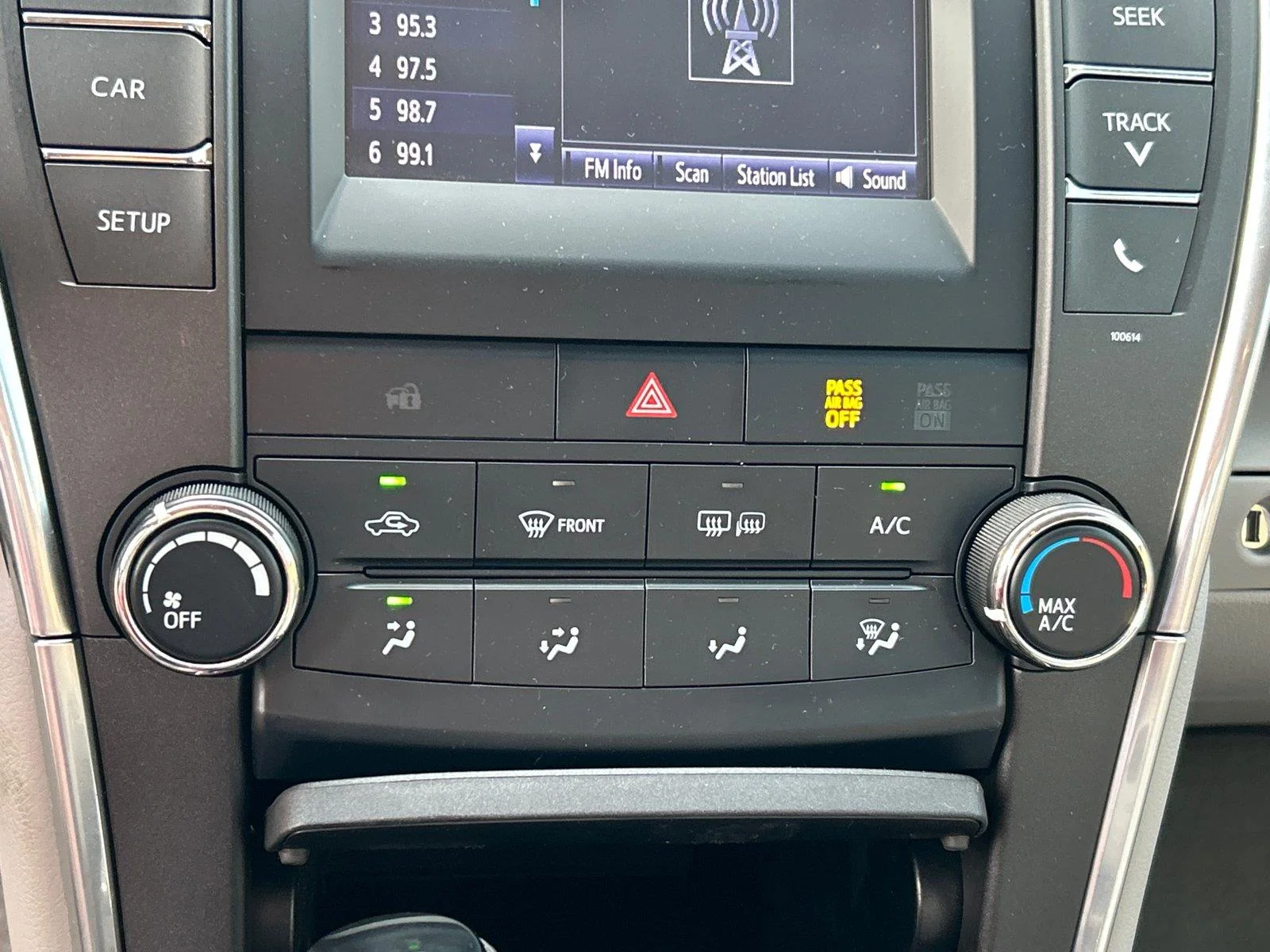 Used 2017 Super White Toyota XSE image 21