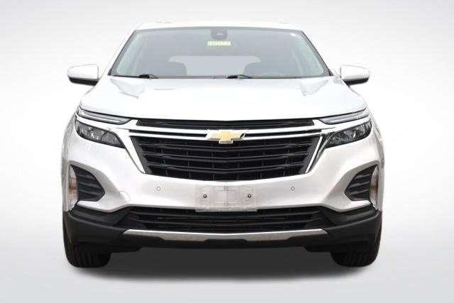 Used 2022 Silver Ice Metallic Chevrolet LT image 3