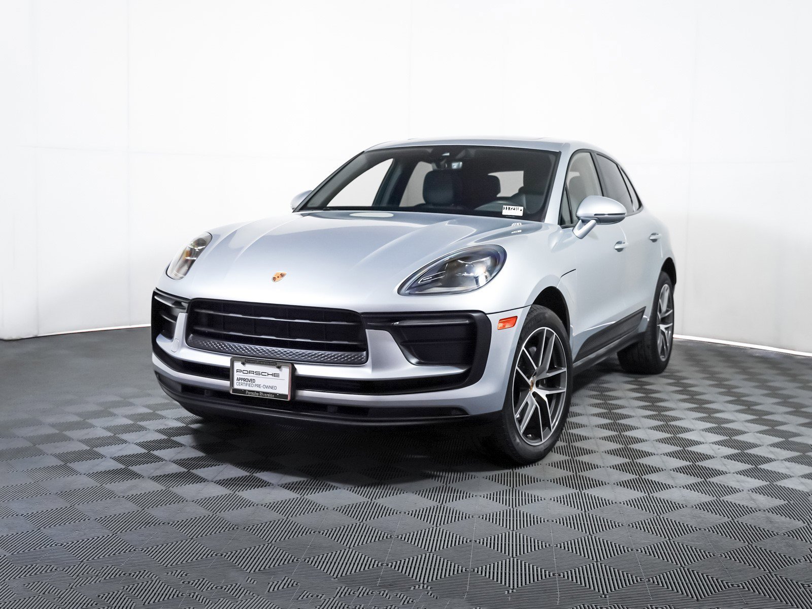 2022 Porsche Macan Base