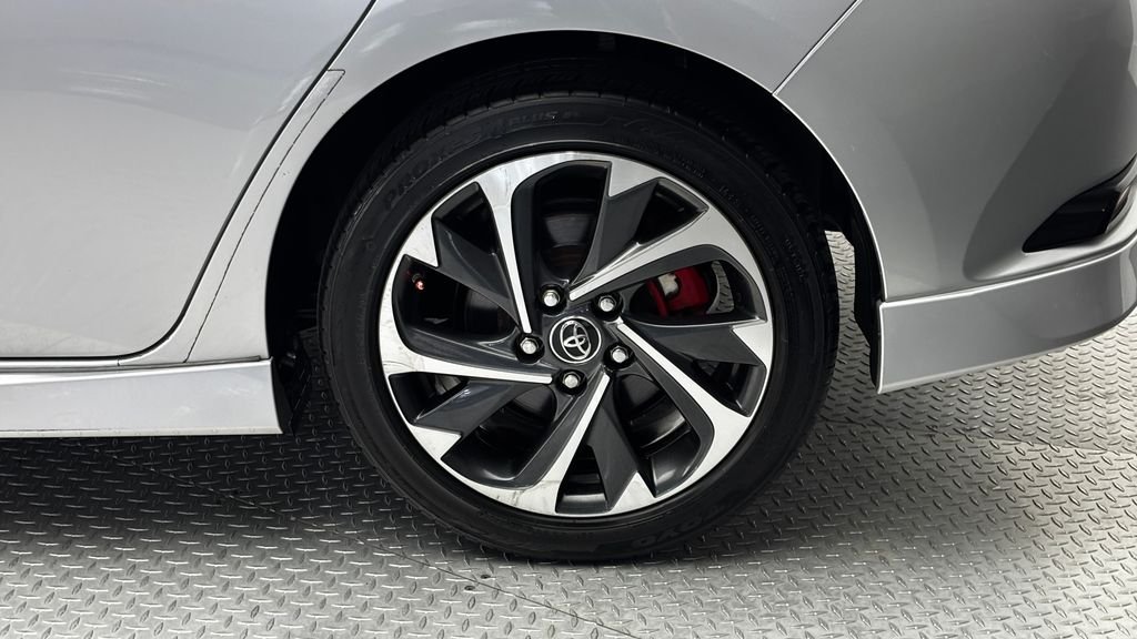 Used 2017 Silver Toyota Base image 5