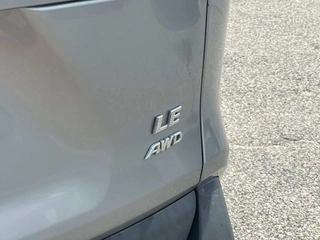 Used 2020 Silver Toyota LE image 9