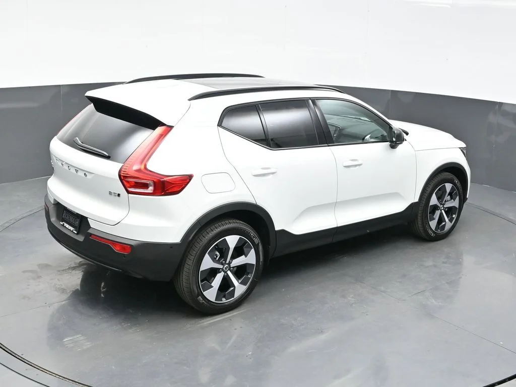 2026 Volvo XC40 Plus - Photo 22