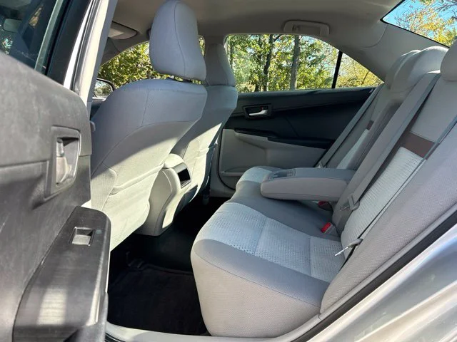 Used 2012 Silver Toyota LE image 25