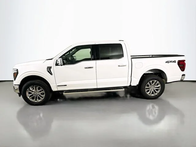 New 2026 Star White Metallic Tri-Coat Ford Lariat image 4