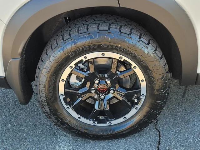 New 2026 Everest White Pearl TriCoat Nissan Rock Creek® image 8