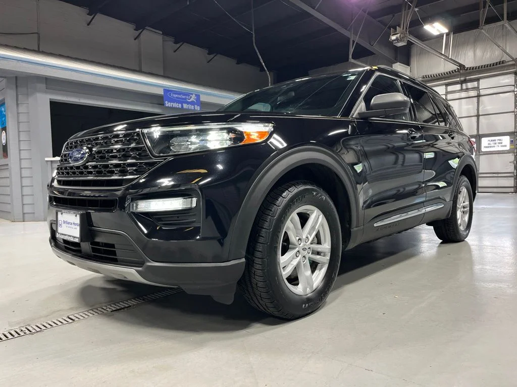 Used 2020 Black Metallic Ford XLT image 3