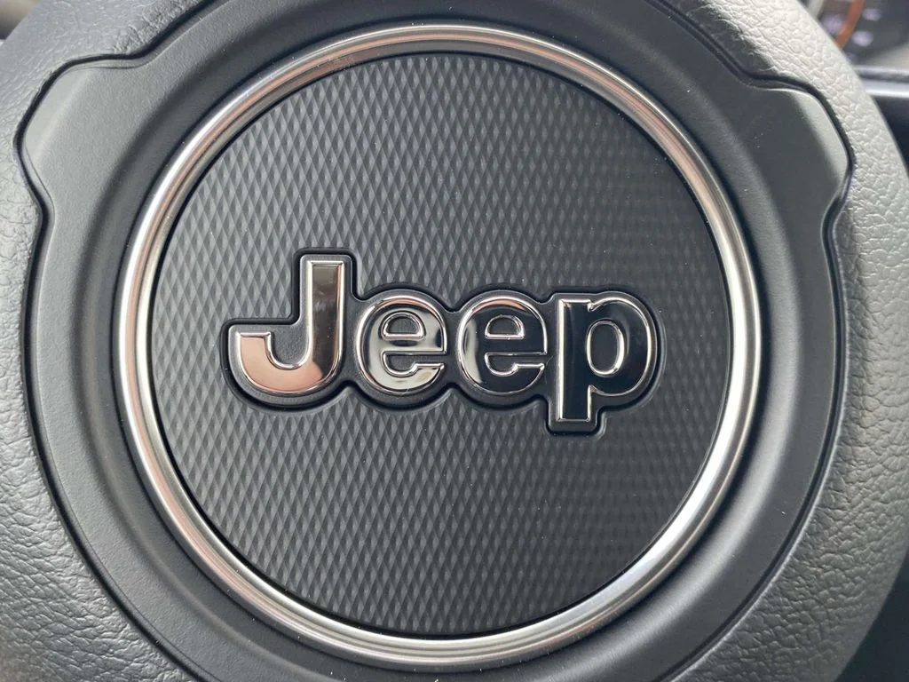 New 2026 Granite Crystal Metallic Clearcoat Jeep Sport image 27