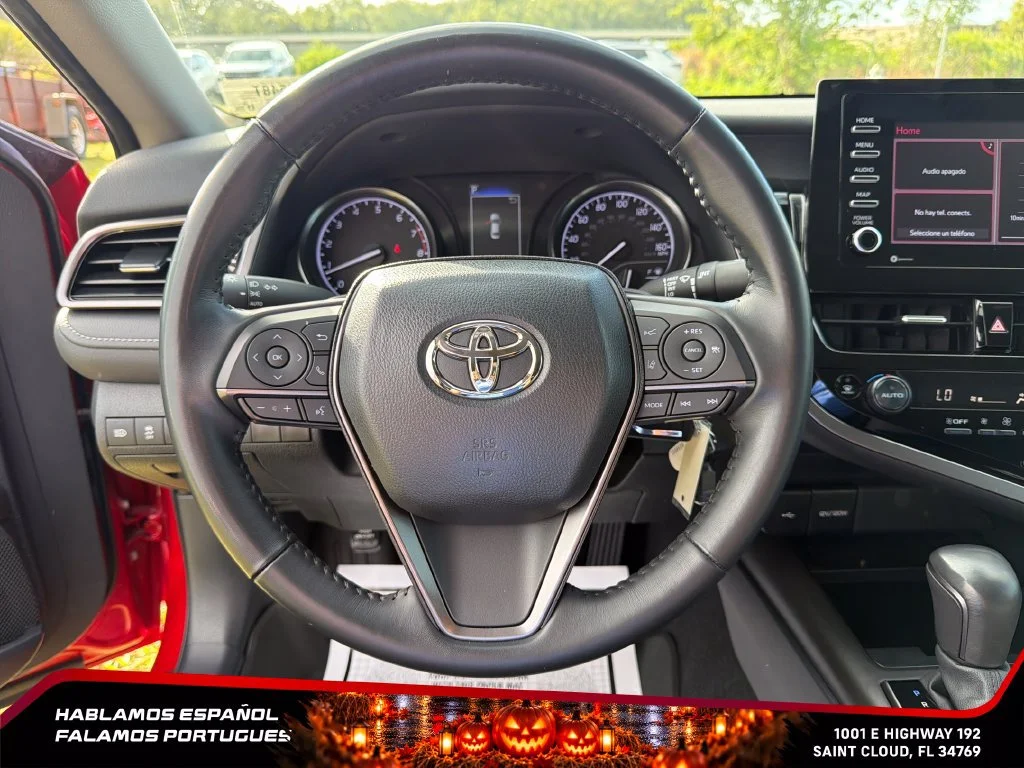 Used 2024  Toyota SE image 18
