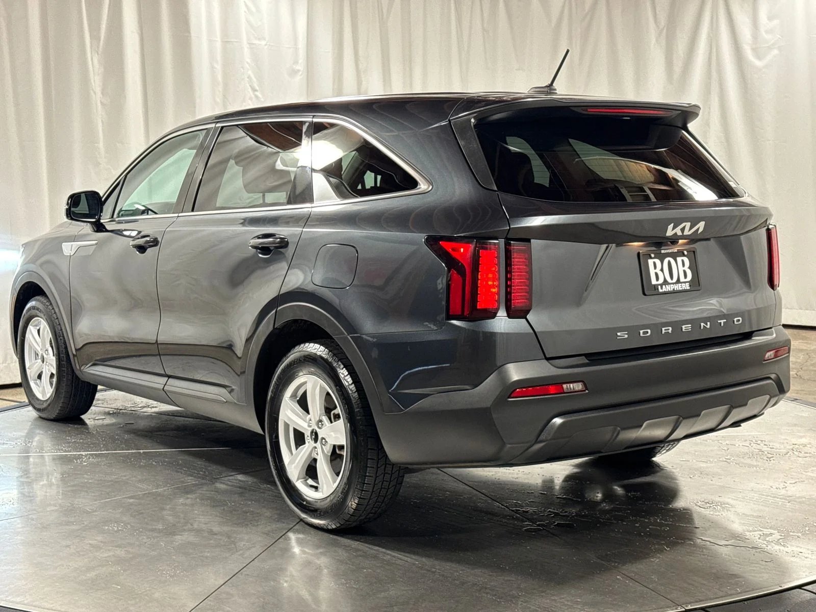 2022 Kia Sorento LX - Photo 9