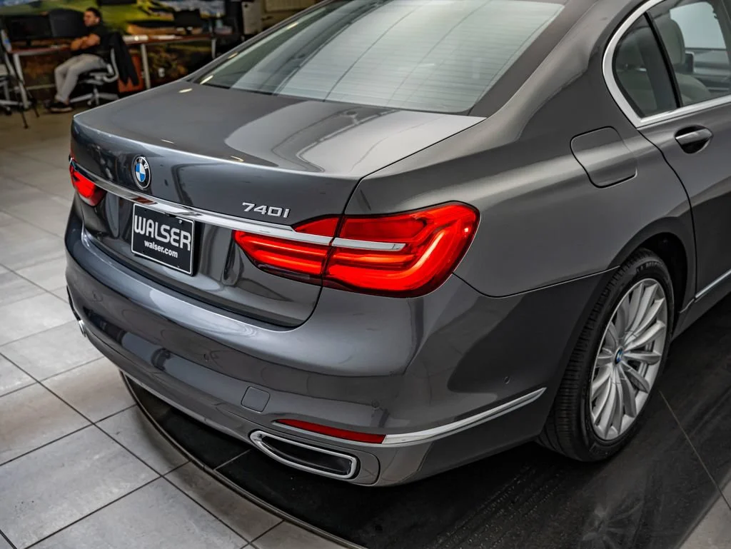 Used 2016 Gray Metallic BMW 740i image 18