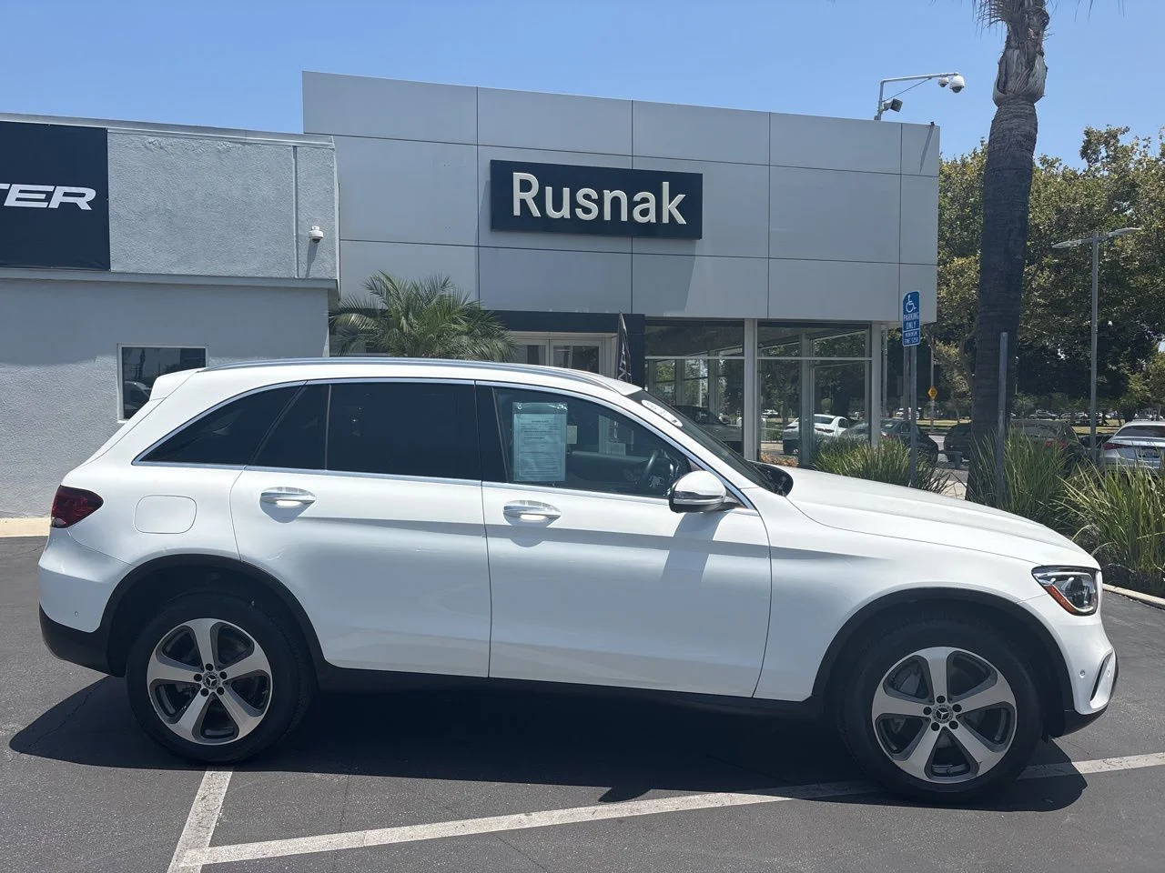 Certified Used 2022 White Mercedes-Benz 300 Sport Utility image 1