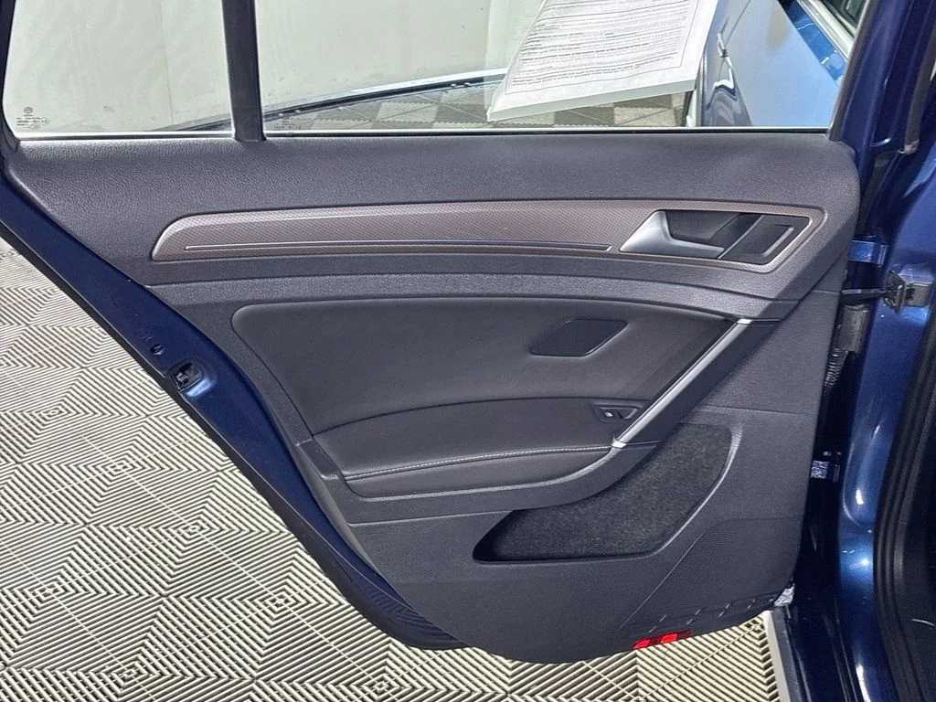 Used 2017 Blue Volkswagen TSI SE image 19