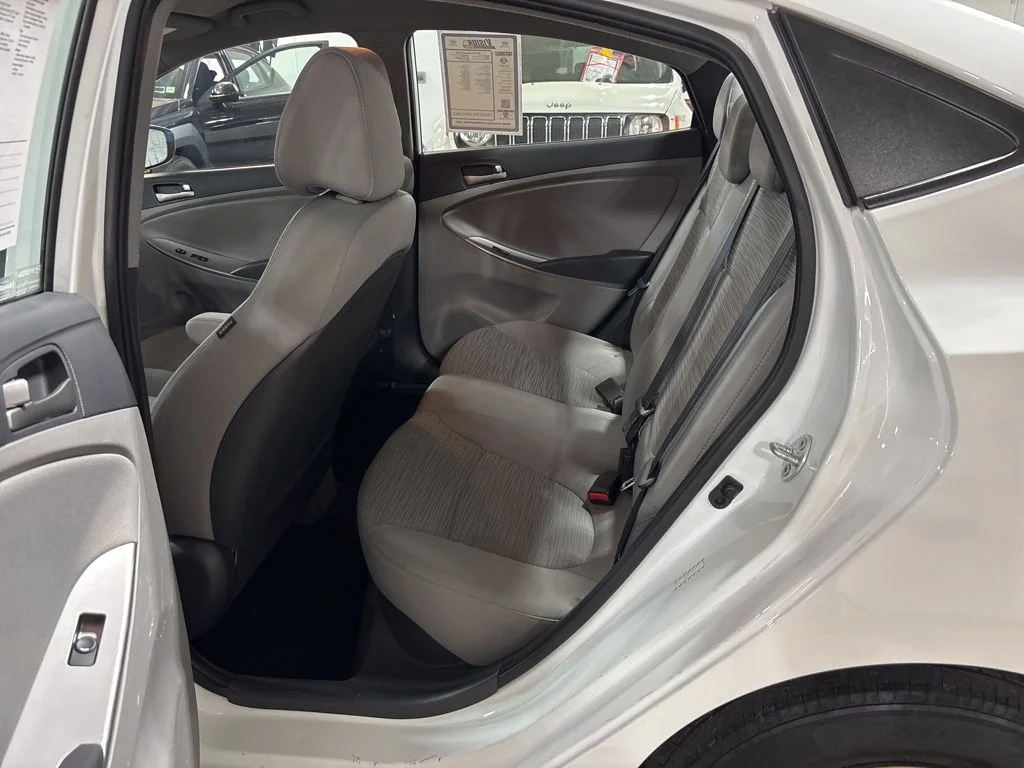 Used 2016 White Hyundai SE image 21