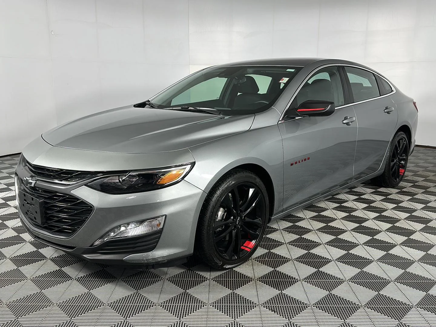 Used 2024 Sterling Gray Metallic Chevrolet LT image 3