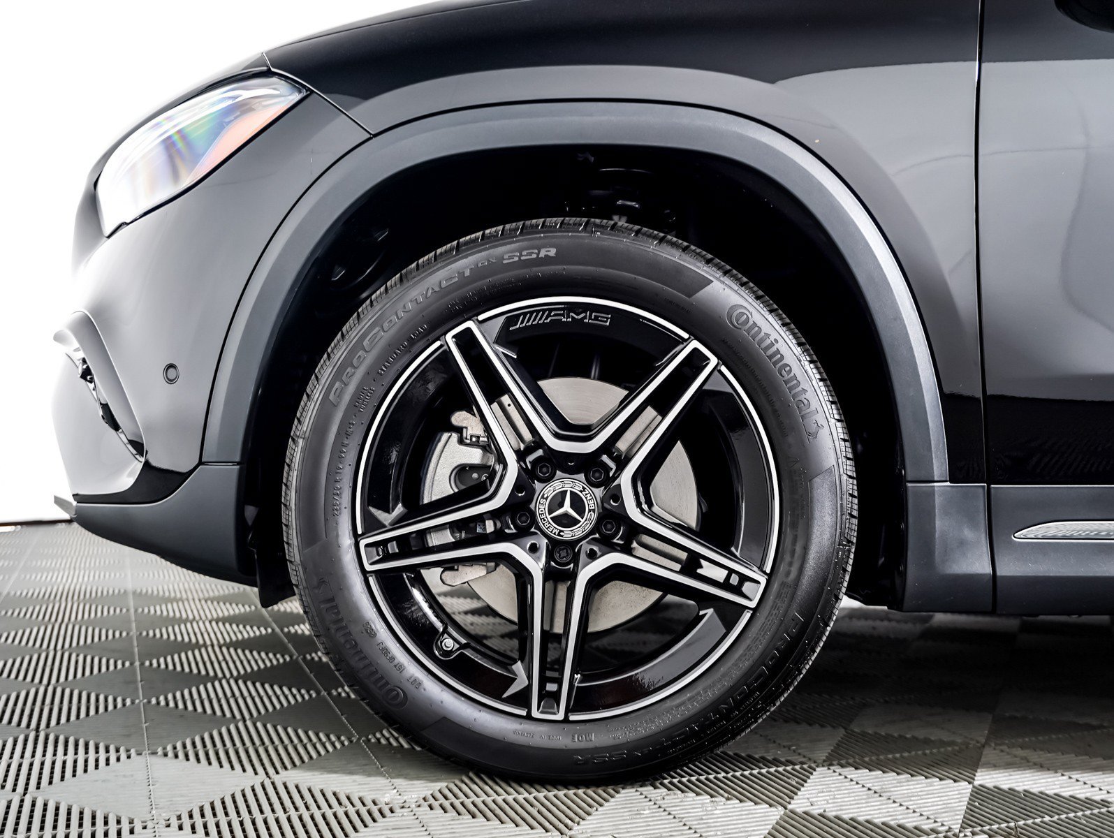 New 2026 Night Black Mercedes-Benz GLA 250 image 4