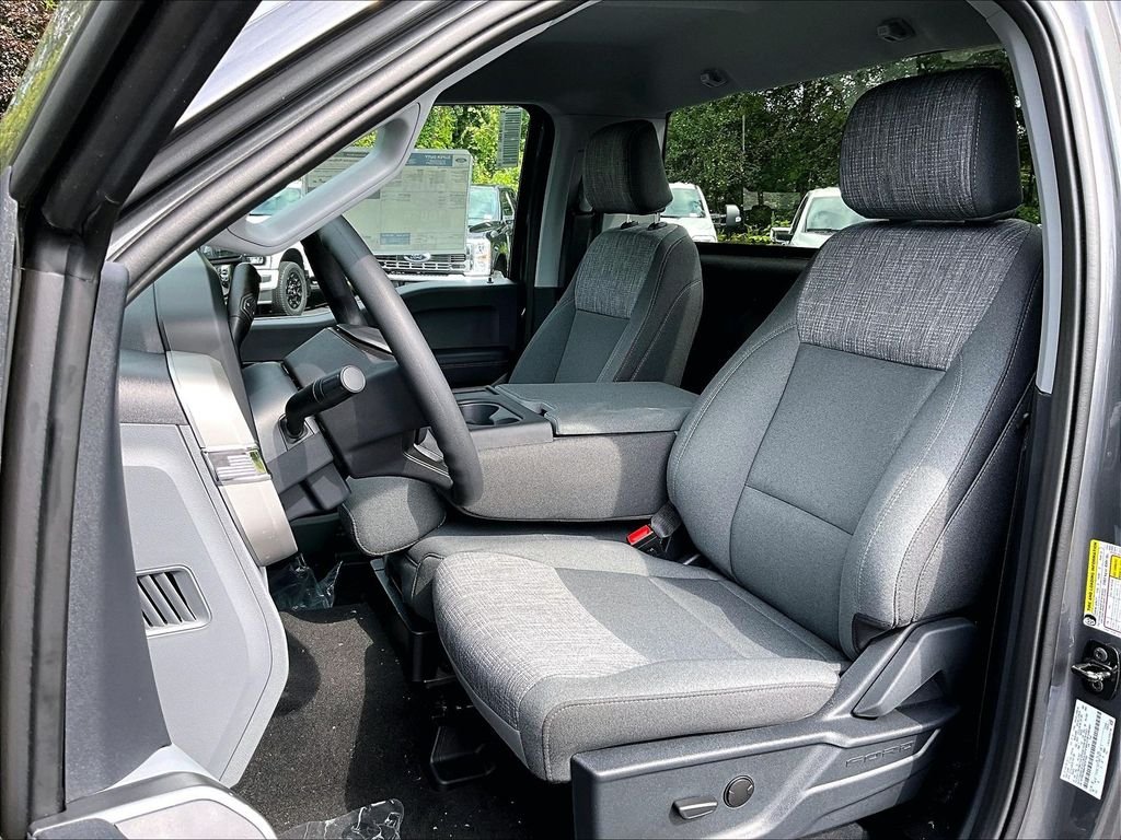 New 2026 Carbonized Gray Metallic Ford XLT image 10
