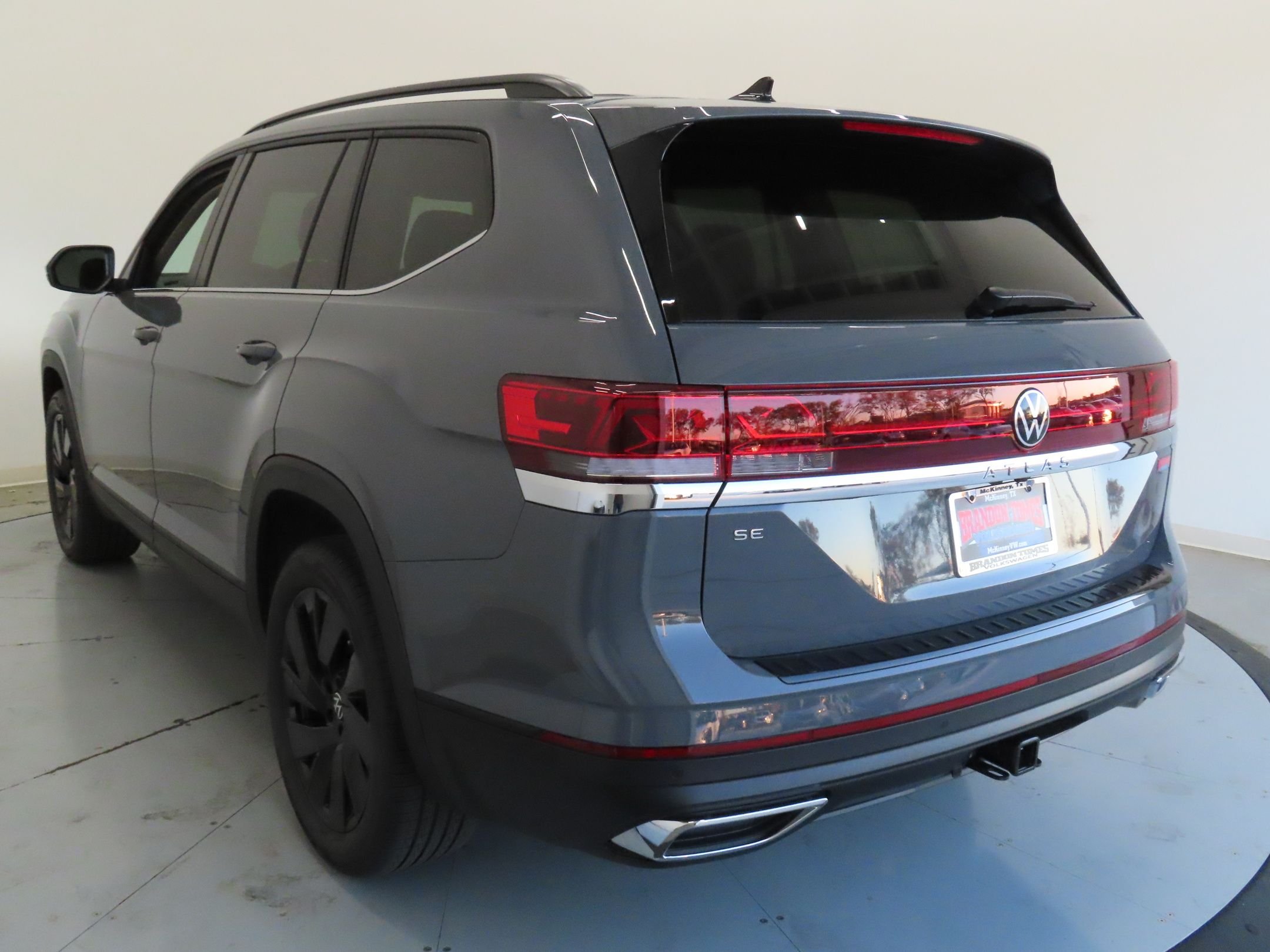 Used 2026 Gray Volkswagen 2.0T SE w/Technology image 6