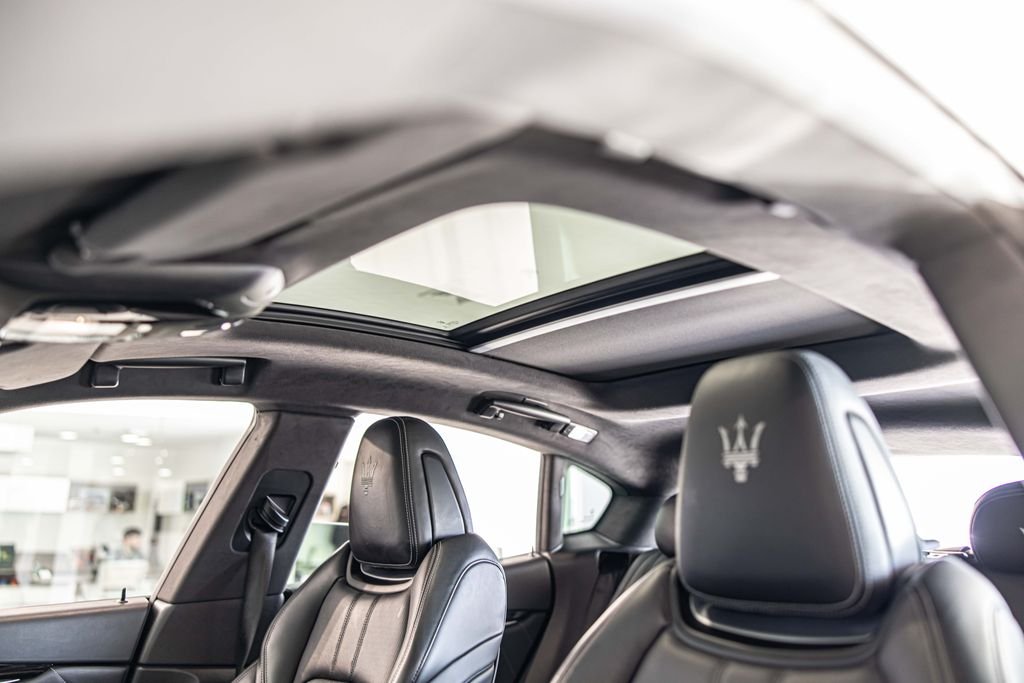 Used 2019 White Maserati S GranSport image 20