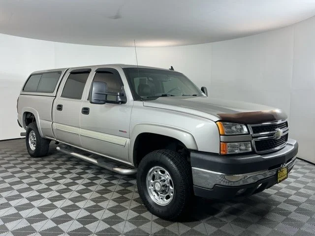 Used 2006 Silver Chevrolet Work Truck image 3